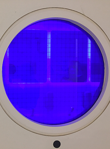 and-reflets dans un rond bleue